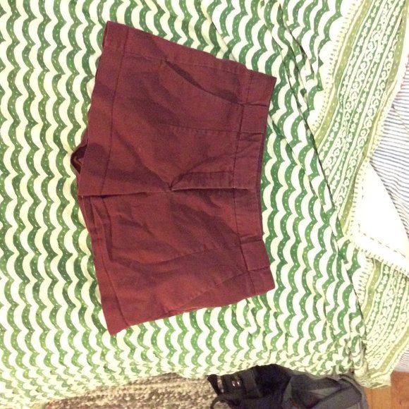Theory burgundy pleated shorts! - Picture 2 of 3